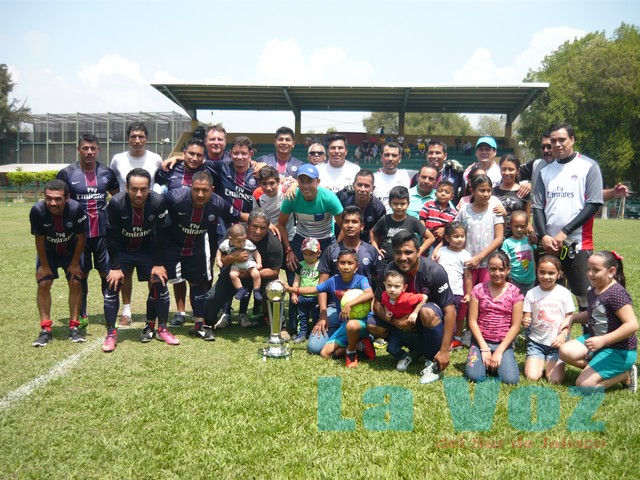 LIGA GUZMANENSE----TALABARTEROS CON TROFEO DE CAMPEON