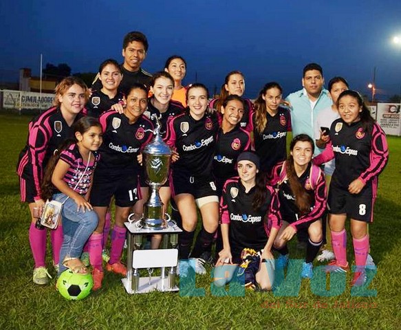 LIGA FEMENIL DE ZAPOTILTIC--------REAL ZAPOTILTIC CON TROFEO DE CAMPEON