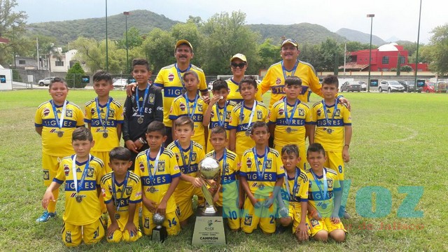 TORNEO NACIONAL--------TIGRES CEMEX ZAPOTILTIC CON TROFEO DE CAMPEON